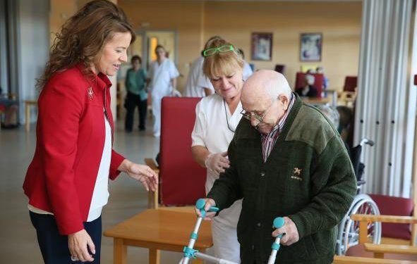 El Gobierno de Castilla-La Mancha pone en marcha desde hoy dos prestaciones económicas del Sistema de Dependencia dirigidas a mayores y personas con discapacidad