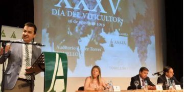 El Gobierno regional destaca la apuesta por garantizar de forma “rigurosa y estricta” la trazabilidad del vino, senda iniciada en la región hace tres años