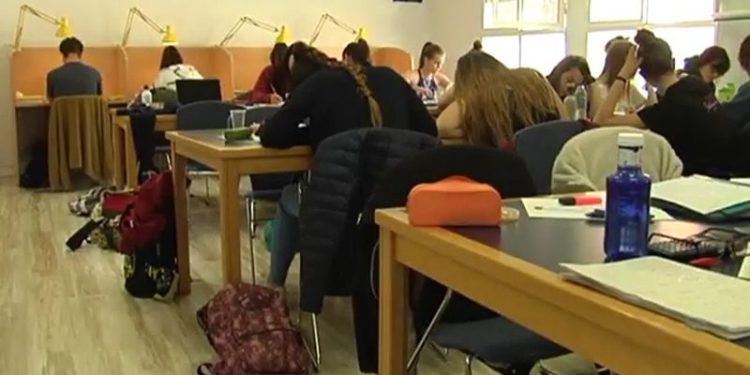 Trabajos de reforma en la climatización de la Sala de Estudio de la Biblioteca de Cabanillas