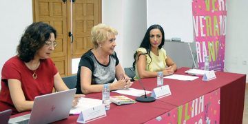 Expertos abordan en la UCLM las oportunidades y desafíos de la relación familia-escuela en la era digital