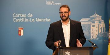 Gutiérrez a Núñez: “Que deje de jugar a dos aguas, de ponerse por las mañanas el gorro  de la defensa regional y, por las tardes, llamar a Génova”