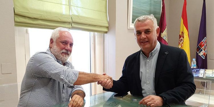 La Diputación de Guadalajara aporta 6.000 € para señalizar 125 km de ruta senderista en el Alto Tajo