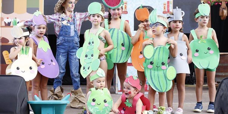 La Huerta del tío Pepe, los abuelitos de ‘UP’, el Carrusel La Bubilla y una preciosa flor con su abejita, vencedores del Concurso de Disfraces infantil de Trillo