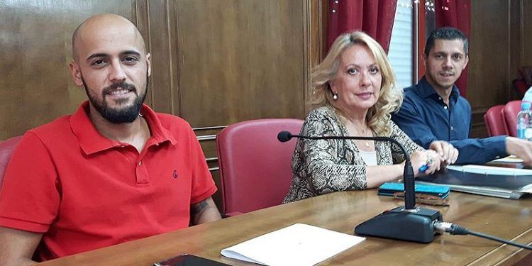 Luz verde a la propuesta del PP para crear en Azuqueca de un aparcamiento vigilado para camiones Luz verde a la propuesta del PP para crear en Azuqueca de un aparcamiento vigilado para camiones
