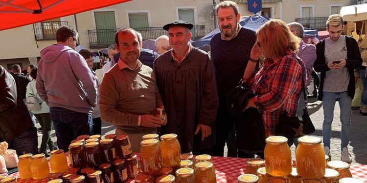 Bellido destaca la “diversidad y riqueza” de productos artesanos que se exhiben en las Ferias Tradicionales de Cifuentes Bellido destaca la “diversidad y riqueza” de productos artesanos que se exhiben en las Ferias Tradicionales de Cifuentes