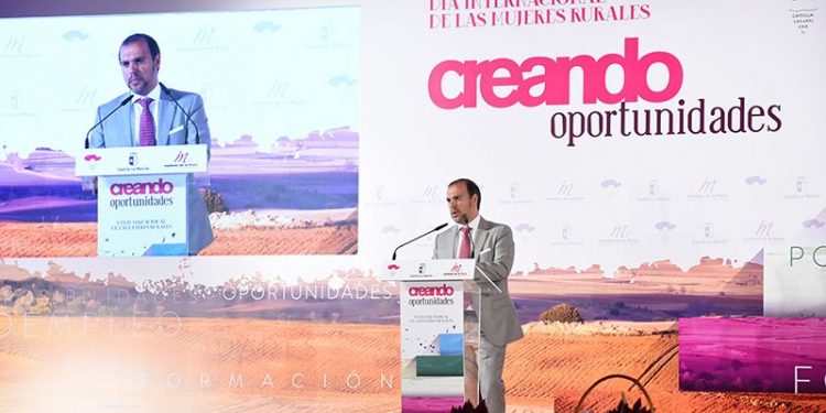 Bellido destaca la importancia de que Castilla-La Mancha vaya a ser pionera en contar con una ley de apoyo a las mujeres rurales Bellido destaca la importancia de que Castilla-La Mancha vaya a ser pionera en contar con una ley de apoyo a las mujeres rurales