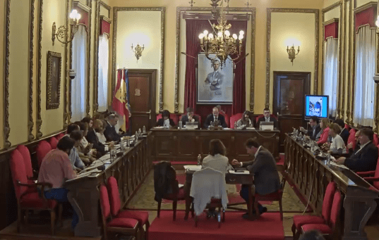 El PP en el Ayuntamiento de Guadalajara confirma que la comisión del Mercado de Abastos nace “con las conclusiones hechas” y la califica de “teatrillo electoral” El PP en el Ayuntamiento de Guadalajara confirma que la comisión del Mercado de Abastos nace “con las conclusiones hechas” y la califica de “teatrillo electoral”