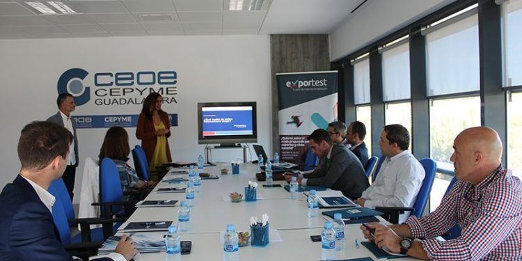Empresarios de Guadalajara se informan sobre los medios de cobro y pagos internacionales