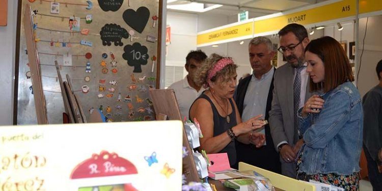 Eusebio Robles destaca el valor de la artesanía para consolidar la cultura y las tradiciones y dinamizar el mundo rural Eusebio Robles destaca el valor de la artesanía para consolidar la cultura y las tradiciones y dinamizar el mundo rural