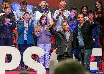 Franco se convierte en el gran protagonista en el mitin del PSOE en Guadalajara con Sánchez y Page
