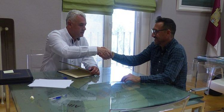José Luis Vega firma seis convenios con clubes para fomentar el deporte en la provincia de Guadalajara José Luis Vega firma seis convenios con clubes para fomentar el deporte en la provincia de Guadalajara