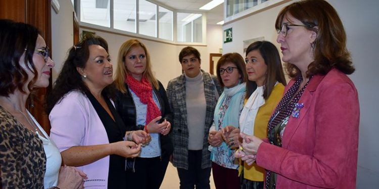 La Junta reconocerá el 25-N el trabajo de 5 centros educativos en la lucha contra la violencia de género