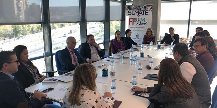 La situación del mercado laboral en Guadalajara abre un nuevo ciclo de desayunos para directores de recursos humanos La situación del mercado laboral en Guadalajara abre un nuevo ciclo de desayunos para directores de recursos humanos