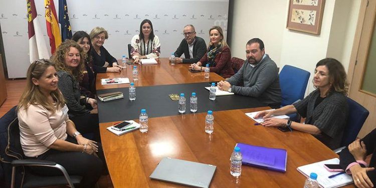 Las tres ‘Rutas del Vino de Castilla-La Mancha’ acuerdan acciones conjuntas de promoción en diferentes mercados el próximo año Las tres ‘Rutas del Vino de Castilla-La Mancha’ acuerdan acciones conjuntas de promoción en diferentes mercados el próximo año
