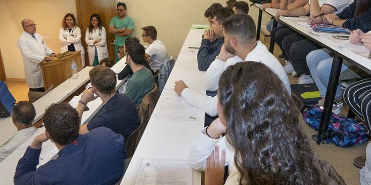 Los alumnos de tercero de Medicina y Ciencias de la Salud de la Universidad de Alcalá se incorporan para realizar sus prácticas en el Área Integrada de Guadalajara