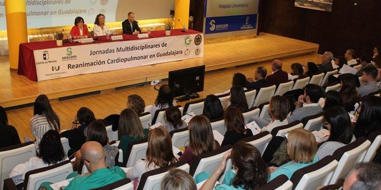 Unas 300 personas se reúnen en el Hospital de Guadalajara para reflexionar sobre el futuro de la reanimación cardiopulmonar y sus posibilidades de mejora Unas 300 personas se reúnen en el Hospital de Guadalajara para reflexionar sobre el futuro de la reanimación cardiopulmonar y sus posibilidades de mejora