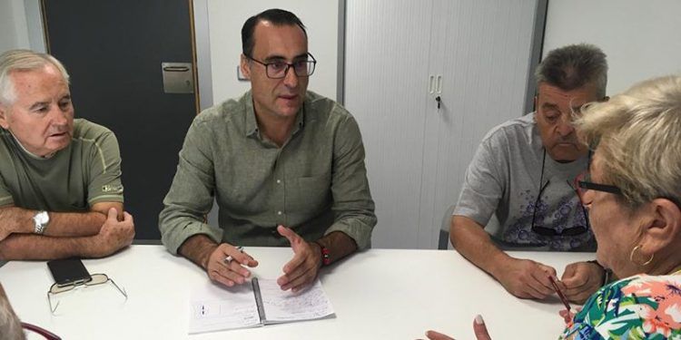 Vox Guadalajara denuncia que “el equipo de Gobierno de PSOE y Cs tiene abandonado el barrio de Los Manantiales” Vox Guadalajara denuncia que “el equipo de Gobierno de PSOE y Cs tiene abandonado el barrio de Los Manantiales”