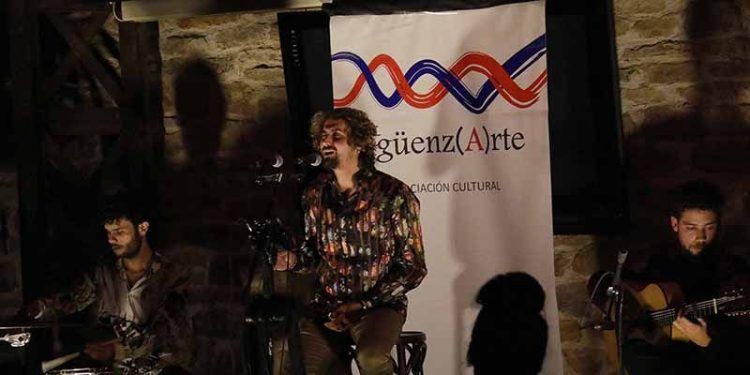 ‘El Mati’ pone en pie a la Sigüenza más flamenca