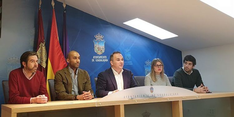 Este lunes se celebra el Pleno extraordinario en el que, previsiblemente, Alberto Rojo dé explicaciones por los casos de nepotismo en Guadalajara