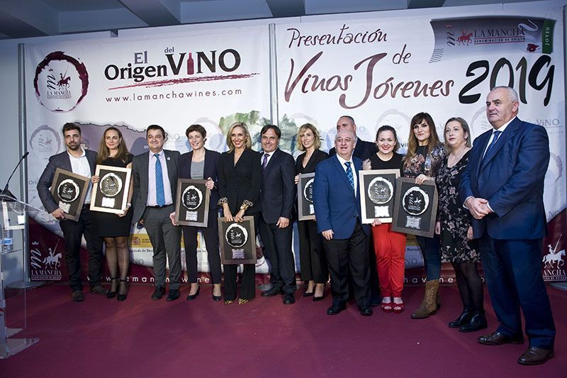 Los Vinos Jóvenes D.O. de Castilla La Mancha vuelven a ser los protagonistas en Madrid con la entrega de sus Premios Jóvenes Solidarios D.O. La Mancha 1 Los Vinos Jóvenes D.O. de Castilla La Mancha vuelven a ser los protagonistas en Madrid con la entrega de sus Premios Jóvenes Solidarios D.O. La Mancha
