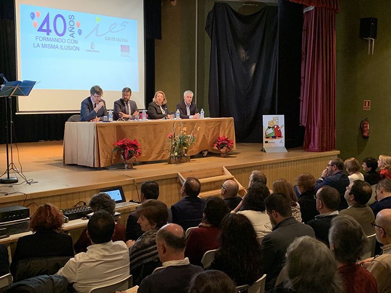 La Junta felicita a la comunidad educativa del IES Luis de Lucena por sus 40 años de ejemplar trayectoria en Guadalajara 1 La Junta felicita a la comunidad educativa del IES Luis de Lucena por sus 40 años de ejemplar trayectoria en Guadalajara