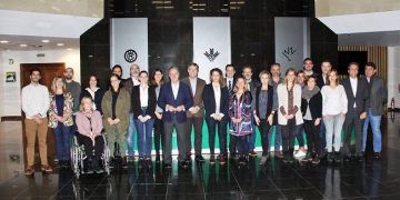 Un total de 50 alumnos se gradúan en comunicación institucional, negociación y protocolo