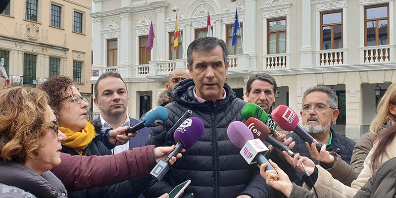 Antonio Román se interesa en el Senado por el AVE Low Cost y anuncia mociones para que tenga parada en Guadalajara 1 Antonio Román se interesa en el Senado por el AVE Low Cost y anuncia mociones para que tenga parada en Guadalajara