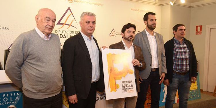 El diseño del Murciano Rubén Lucas será la imagen de la XXXIX Feria Apícola de Pastrana El diseño del Murciano Rubén Lucas será la imagen de la XXXIX Feria Apícola de Pastrana