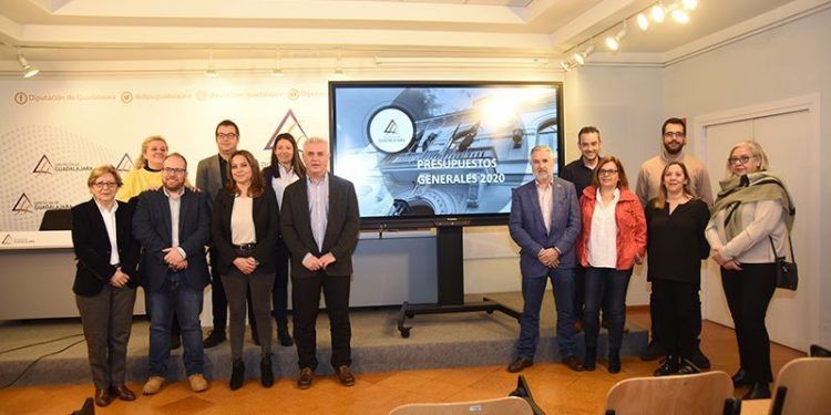 La Diputación de Guadalajara crea un nuevo fondo de 2,5 millones para inversiones en los pequeños municipios La Diputación de Guadalajara crea un nuevo fondo de 2,5 millones para inversiones en los pequeños municipios