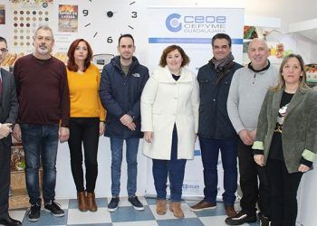 La ganadora del premio de los 1.500 euros del Doble, Doble de Navidad realiza sus compras en 11 de los comercios asociados