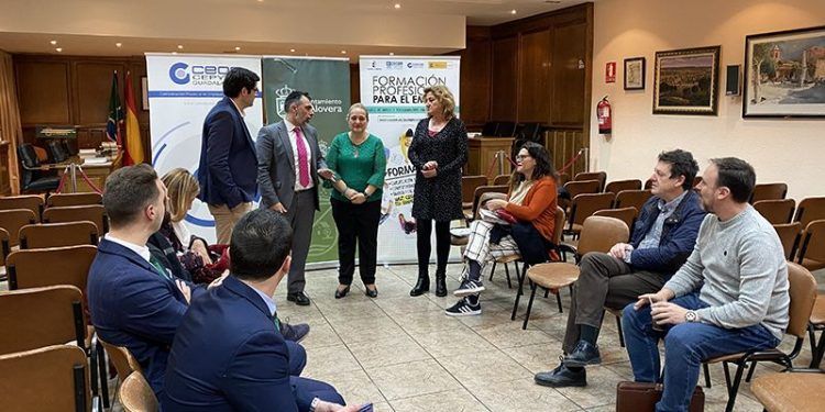 Los empresarios de Alovera se informan de la Formación Profesional para el Empleo en un nuevo encuentro de Guadanetwork Los empresarios de Alovera se informan de la Formación Profesional para el Empleo en un nuevo encuentro de Guadanetwork