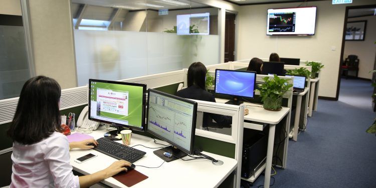 CECAM afirma que la medida de cierre inmediato de actividades y permiso retribuible supondrá la ruina para miles de pymes y autónomos de la región CECAM afirma que la medida de cierre inmediato de actividades y permiso retribuible supondrá la ruina para miles de pymes y autónomos de la región