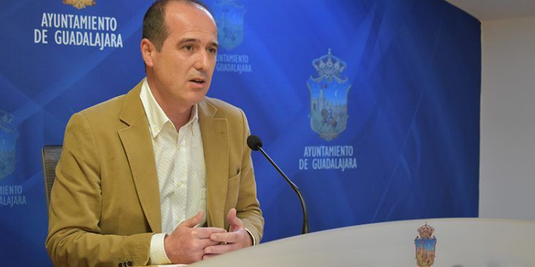 El Ayuntamiento de Guadalajara habilita dos líneas telefónicas para atención relacionada con el coronavirus, la asistencia social y el apoyo psicológico