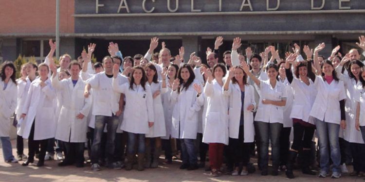 Estudiantes de Enfermería y Medicina de la UCLM se incorporan como voluntarios a los servicios públicos de salud
