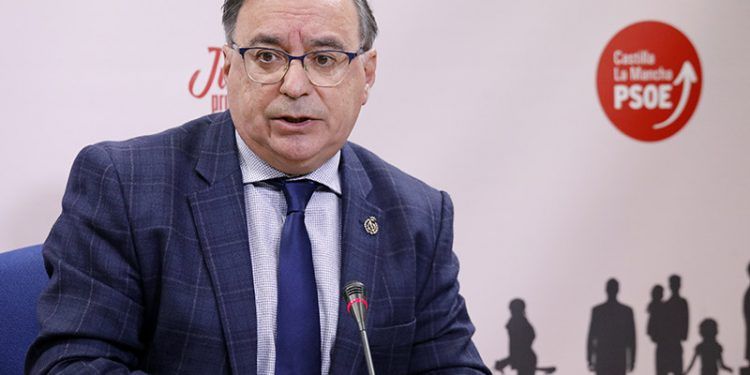 Mora destaca el permanente contacto de los grupos políticos con el Gobierno de CLM y pide no caer en el “oportunismo”