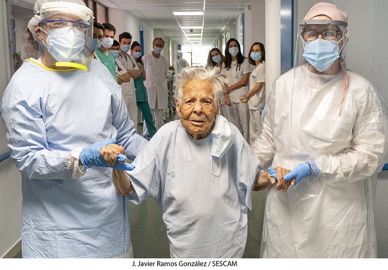 Recibe el alta una paciente de 105 años tras estar ingresada nueve días en el Hospital de Guadalajara por coronavirus