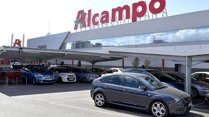 Suspendida la apertura al público de las grandes superficies comerciales los días de Jueves Santo y Lunes de Pascua