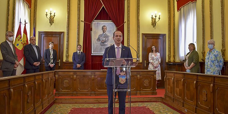 El Ayuntamiento de Guadalajara firma un acuerdo con Cruz Roja, Accem, Cáritas y Guada Acoge por el que destina 1,5 millones de euros a la recuperación social