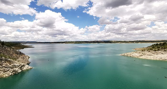 Los Ribereños, una vez más, se sienten traicionados por la CHT y el Ministerio, que no detendrá el trasvase por obras hasta septiembre
