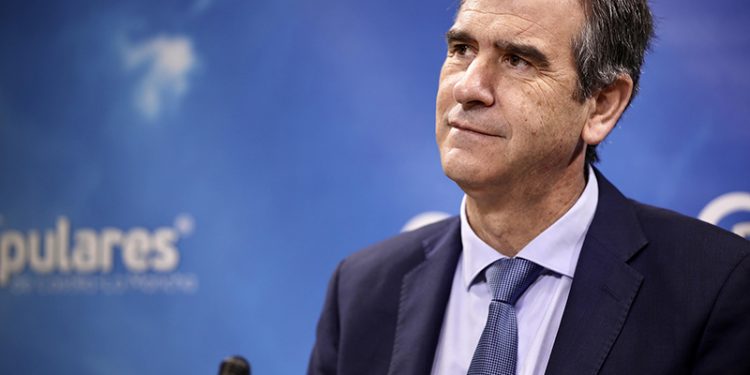 Antonio Román rechaza los planes de ataque de Sánchez e Iglesias que quieren privar a los funcionarios del sistema sanitario Muface