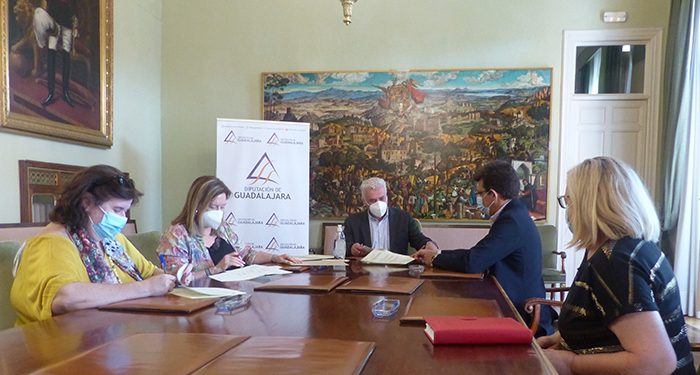 La Diputación de Guadalajara destina 25.000 € a actividades de la UAH y la UNED en la provincia