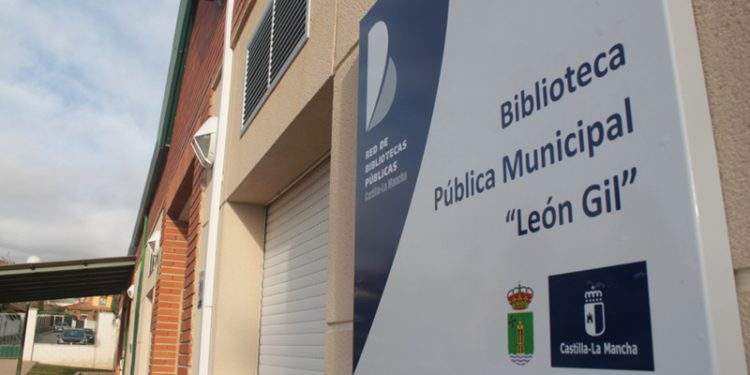 Medio centenar de títulos más para los fondos de la Biblioteca de Cabanillas Medio centenar de títulos más para los fondos de la Biblioteca de Cabanillas