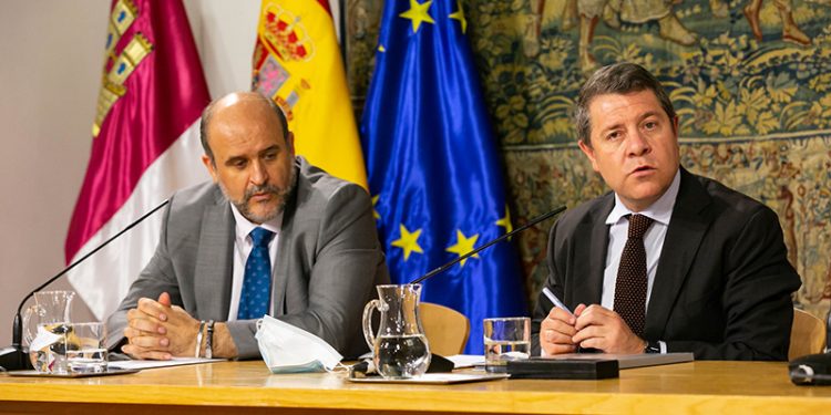 Page agradece a Correos su “trabajo espectacular y pegado al terreno” en la distribución gratuita de cinco millones de mascarillas en pleno estado de alarma