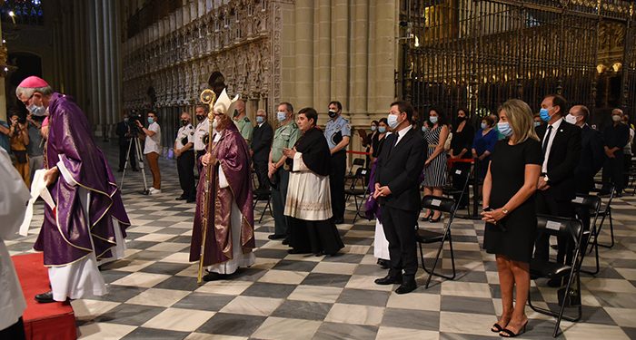 Page recuerda a los fallecidos, víctimas de la Covid, y agradece el trabajo de “aquellos que siguen en la batalla contra el virus”