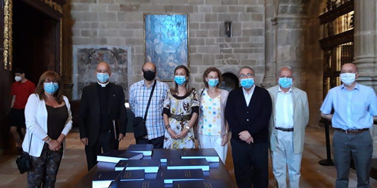 Patxi García Garmilla hace entrega al Cabildo de su investigación musical acerca de Francisco Corral y Alejo Martínez