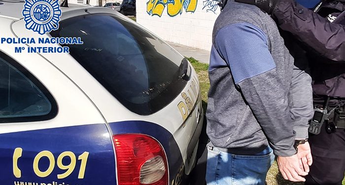 La Policía Nacional detiene “in fraganti” al autor de un robo con fuerza en dos establecimientos de Guadalajara