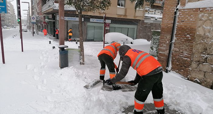 La nieve sigue dejando en Guadalajara estampas históricas…., pero empieza a ser peligroso