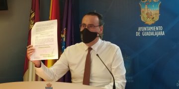 VOX insiste en “mejorar la transparencia” en el Ayuntamiento de Guadalajara, solicitando los gastos de desplazamiento y dietas de Rojo y sus concejales de Gobierno de PSOE y Ciudadanos