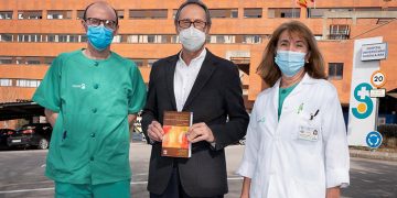 Un endocrinólogo del Hospital de Guadalajara dirige un libro que aborda la endocrinología clínica del envejecimiento y su importancia en el diagnóstico y tratamiento
