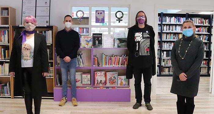 La Biblioteca de Cabanillas inaugura su «Estantería Violeta» de libros infantiles y juveniles